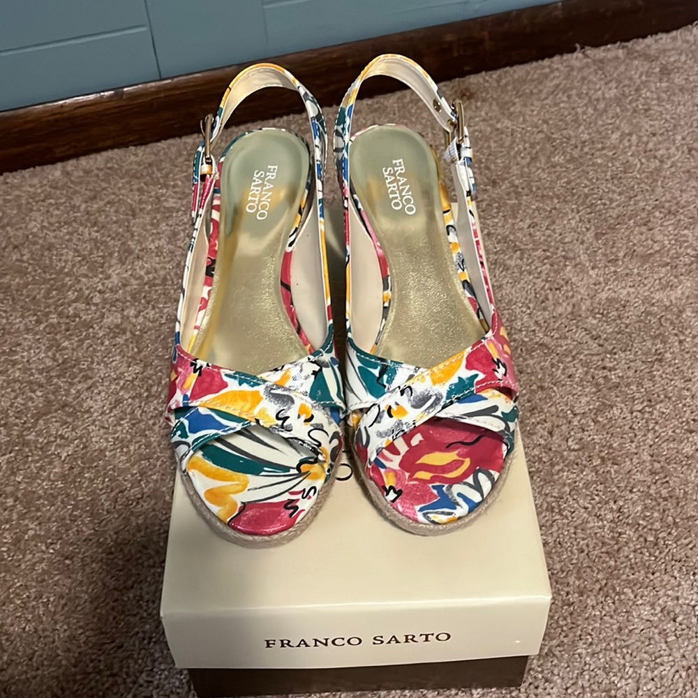 Low wedge sandals.